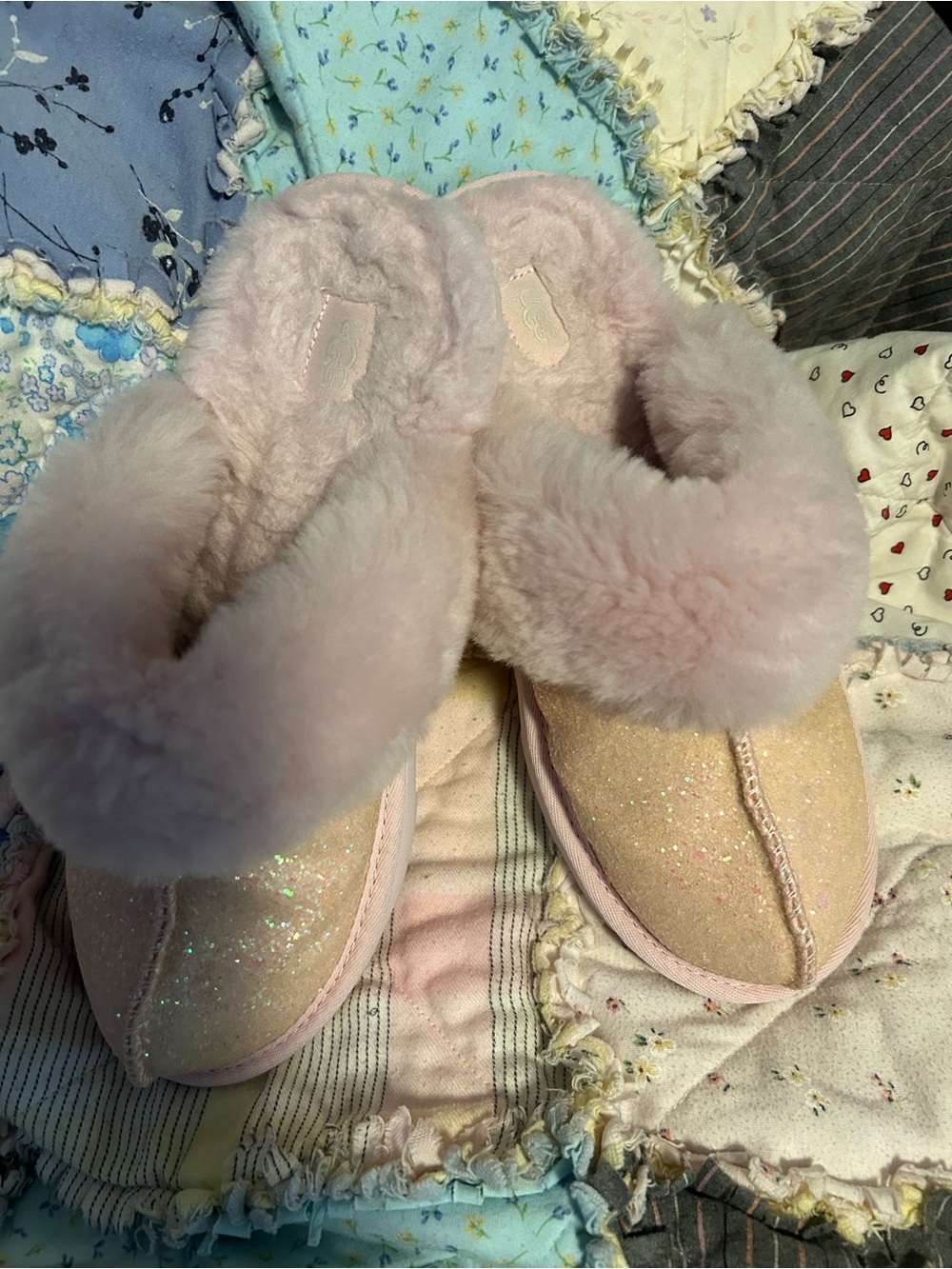 UGG Women’s Pink Sparkly Slippers W/Pink Fur Trim & Footbed, Sz 6